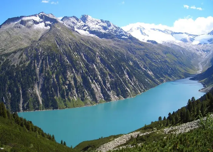 赫纳公寓酒店 *