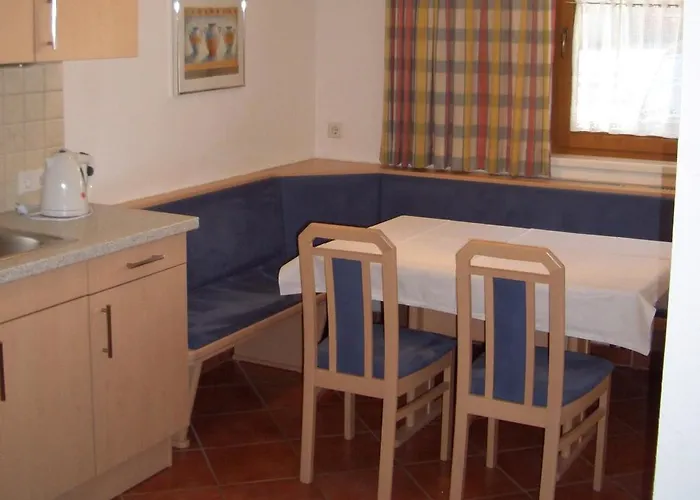 赫纳公寓酒店 *