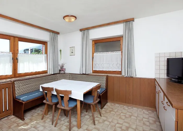 赫纳公寓酒店 *